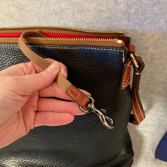 Dooney Bourke Black Pebbled Leather Brown Trim Purse With Dust Bag - Picture 13 of 15
